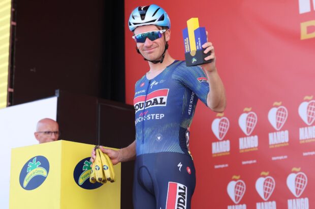 "Me sentía delirante y aferrado al coche" – Aún sin equipo para 2027 y a pesar de los problemas en el calor, Ethan Hayter sigue adelante en la Vuelta a España