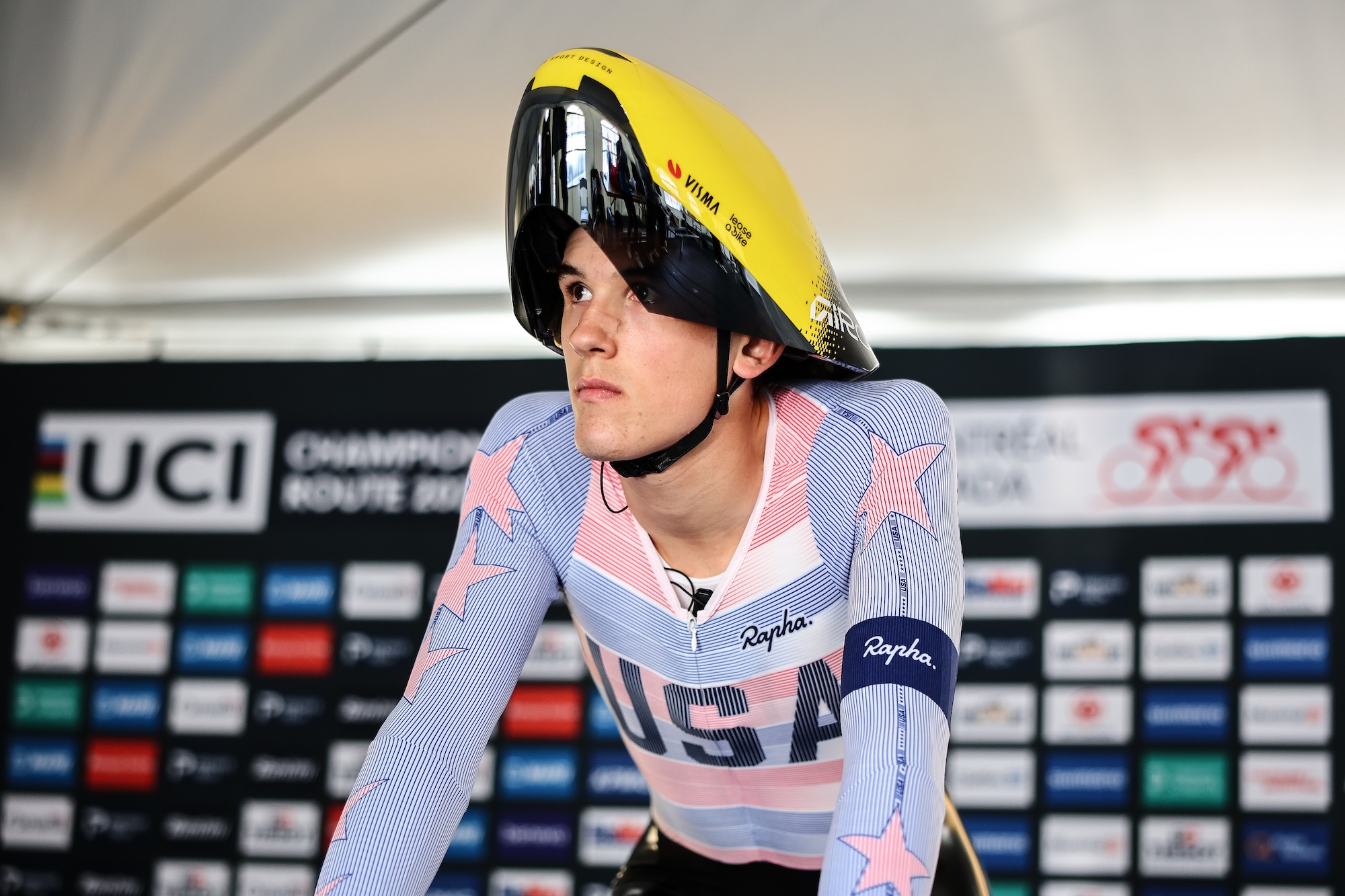 Ashlin Barry del equipo de EE. UU. antes de la carrera ITT U23 en el Campeonato Mundial de Ruta UCI 2026, donde terminó cuarto