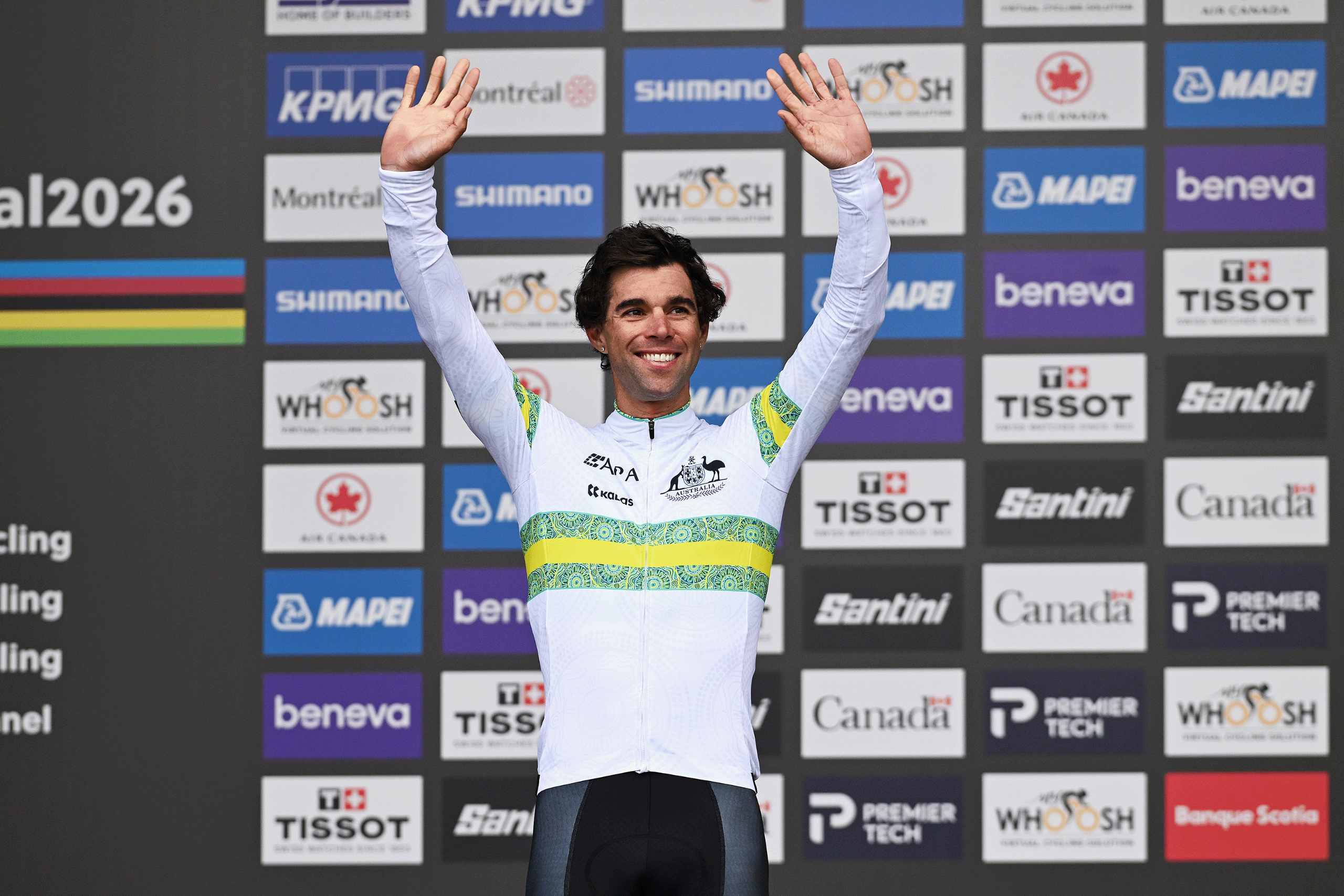 MONTREAL, QUEBEC - 27 DE SEPTIEMBRE: El medallista de plata Michael Matthews y el equipo de Australia celebran su victoria durante la ceremonia de entrega de medallas después del 99.o Campeonato Mundial de Ruta UCI Montreal 2026 - Carrera Elite masculina en ruta, una carrera de un día de 273,4 km desde Brossard a Montreal el 27 de septiembre de 2026 en Montreal, Quebec. (Foto de Dario Belingheri/Getty Images)