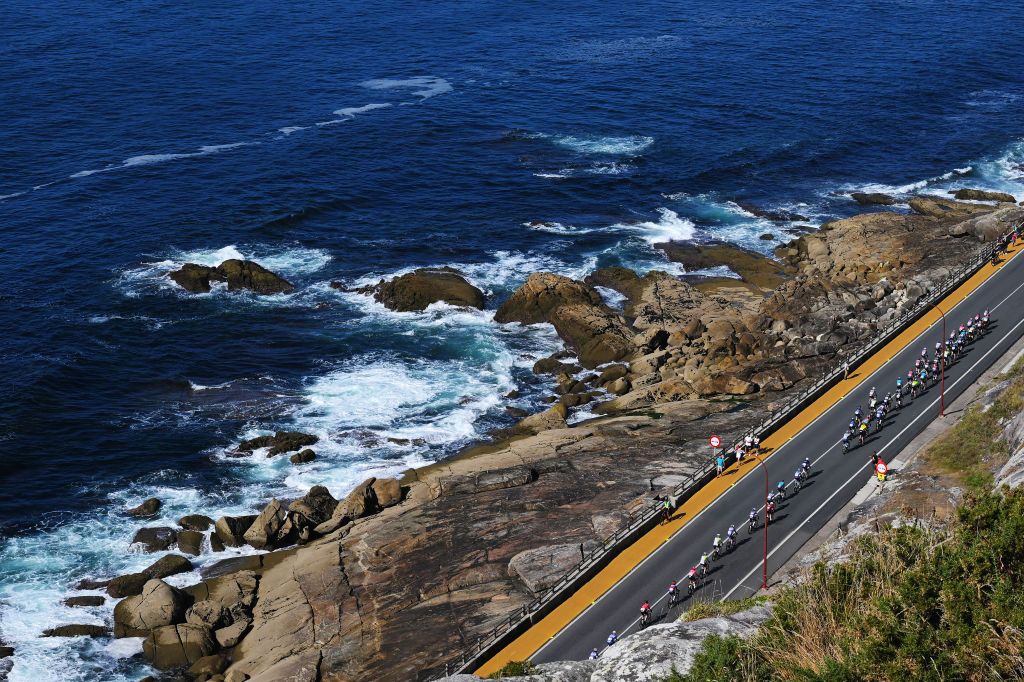 2024 Vuelta a España: the peloton rides along the Spanish coastline on stage 10