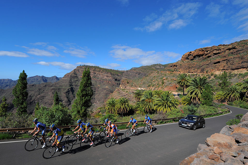 Un equipo entrenando en Canarias en 2012