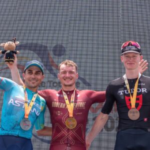 "No tenía ninguna confianza": la tercera vez es la vencida para el velocista canadiense Riley Pickrell, que consigue su primera victoria en más de un año en el Tour de Langkawi.