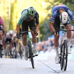 El UAE Team Emirates-XRG refuerza el equipo de las Clásicas con un joven francés del Decathlon CMA CGM
