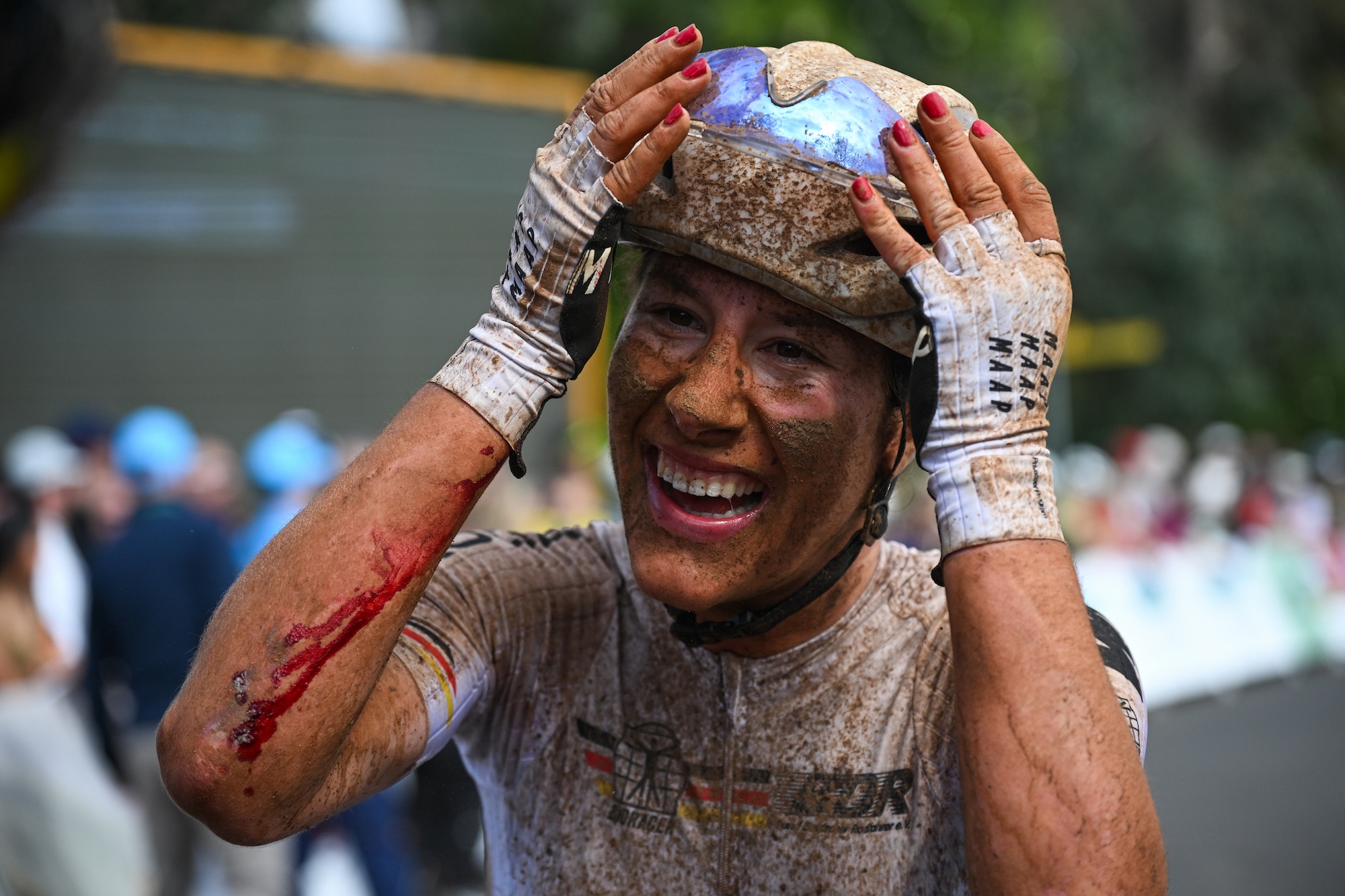 Rosa Klöser (Alemania) tras llevarse la plata en la carrera élite femenina del Campeonato Mundial de Gravel UCI