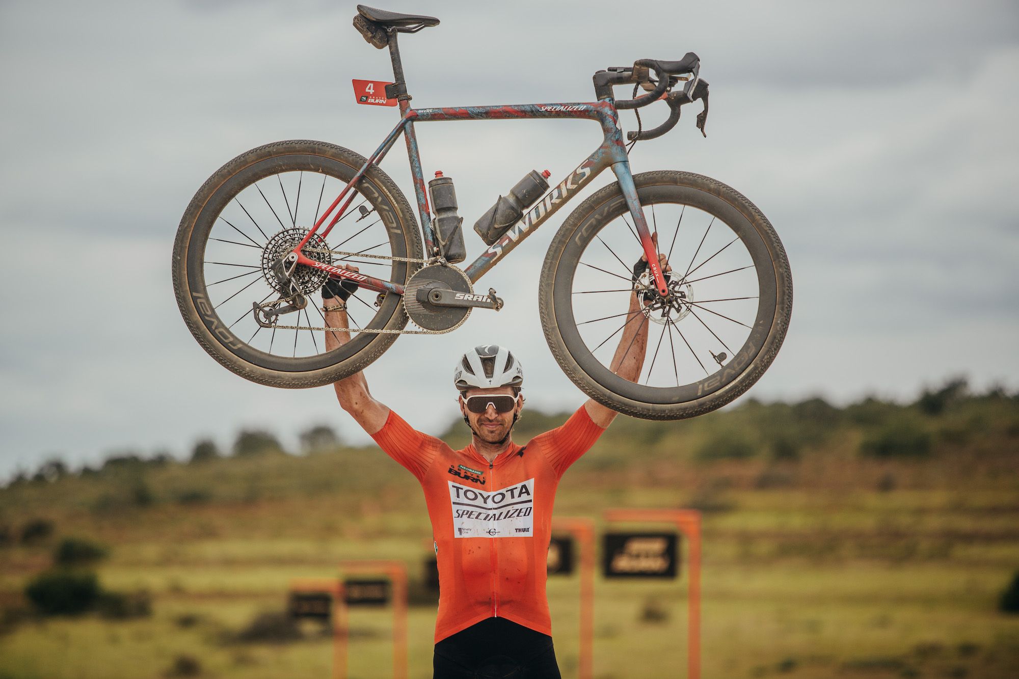 Gravel Burn introduce una 'nueva dimensión' en la clasificación de equipos en la carrera por etapas de octubre, mientras que se revelan los horarios para las series BWR y Grasshopper - Gravel Bits