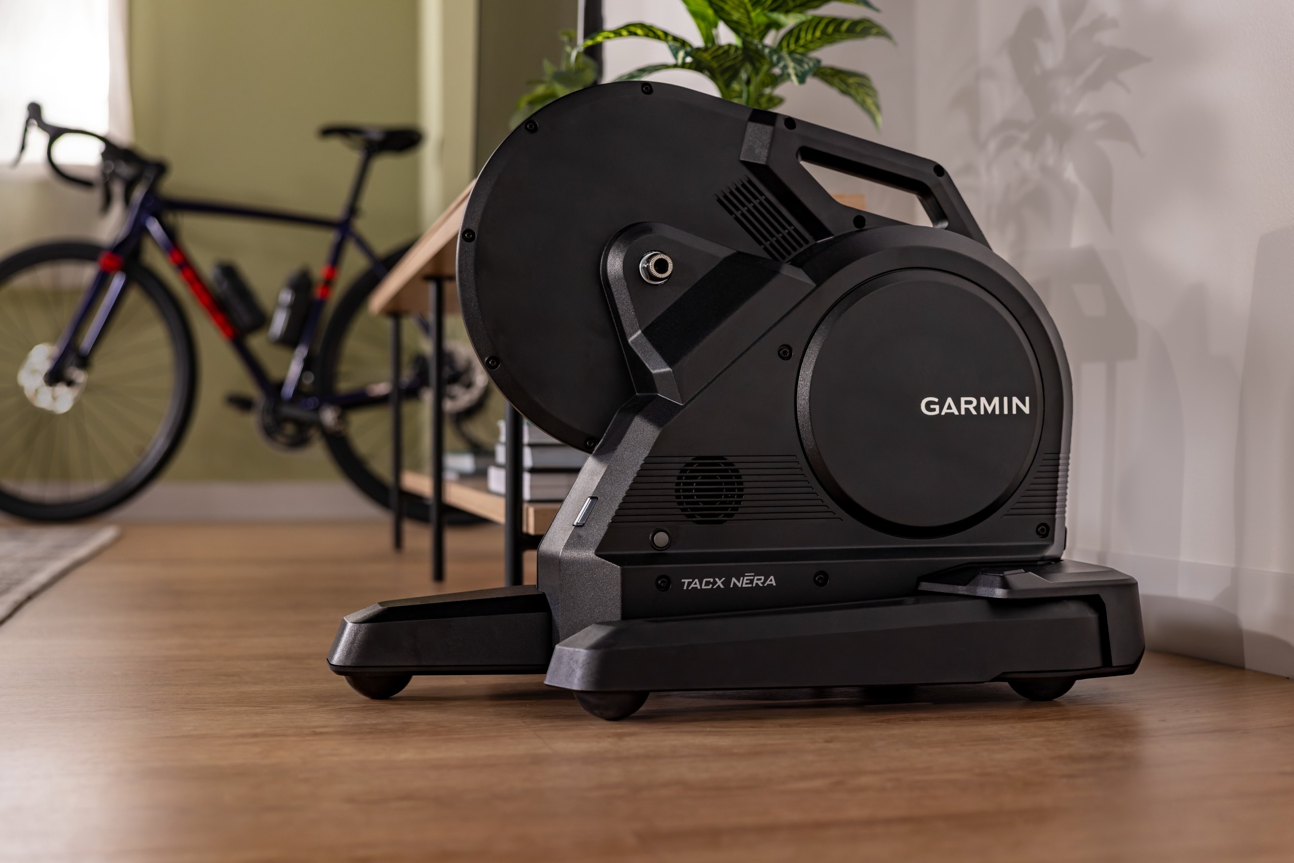 Un entrenador inteligente de interior Tacx Nēra
