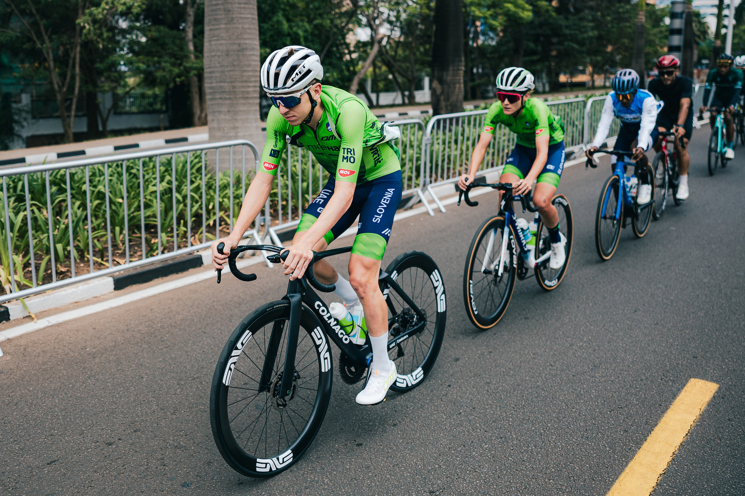 Campeonato Mundial de Ruta UCI 2025 - Centro de Convenciones de Kigali, Kigali, Ruanda - Entrenamiento de carrera en ruta - Tadej Pogačar (Eslovenia), Urška Žigart (Esloevnia)