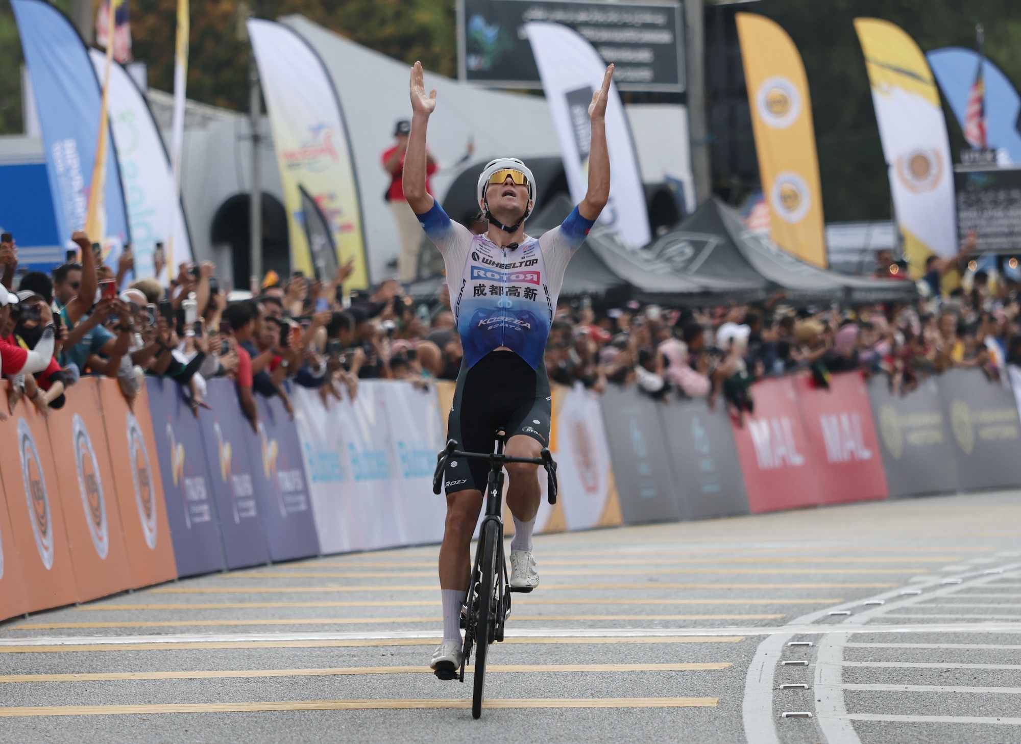 Petr Rikunov (Wheeltop Rotor Chengdu) logra la victoria en Cameron Highlands en la etapa 4 de Le Tour de Langkawi