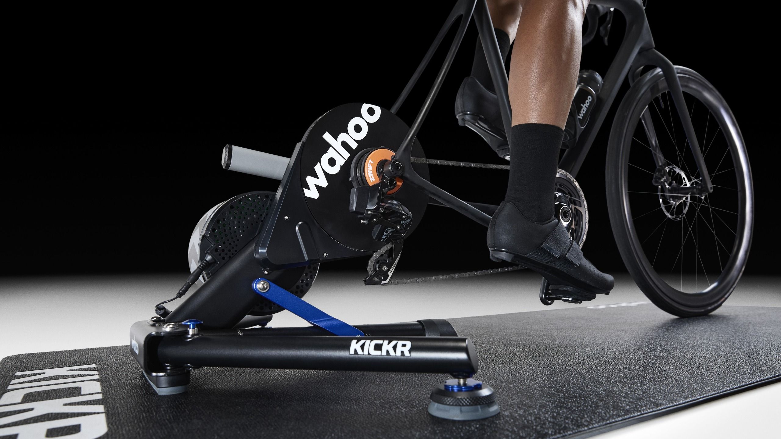 ¿Carreras Zwift este invierno? Entonces, el Wahoo Kickr V6 es nuestra mejor opción para obtener esos derechos de fanfarronear virtualmente: actualmente tiene un descuento poco visto en Tredz.